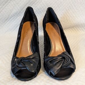 Via Uno Peep Toe Leather & Lace Bow Heels Size 7 US